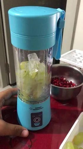 VitaGlow 6-Blade Portable Blender – USB Rechargeable Smoothie & Juice Maker